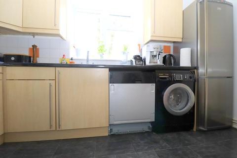 8 Kelling Close, Luton, LU2 7ET