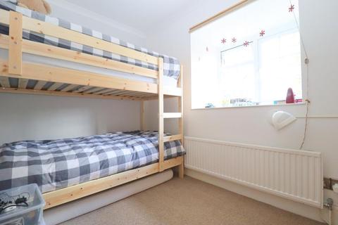 8 Kelling Close, Luton, LU2 7ET