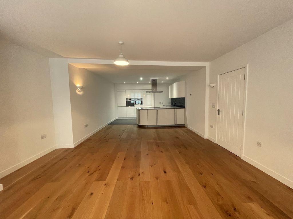 Lounge / Dining