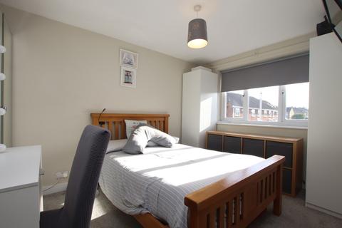 59 Sinclair Way, Lane End, Dartford, DA2 7JS