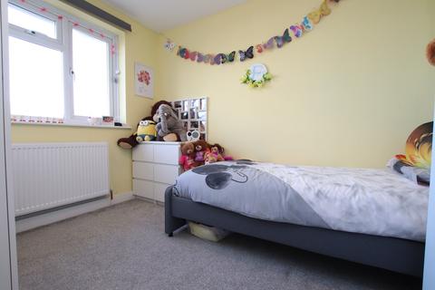 59 Sinclair Way, Lane End, Dartford, DA2 7JS