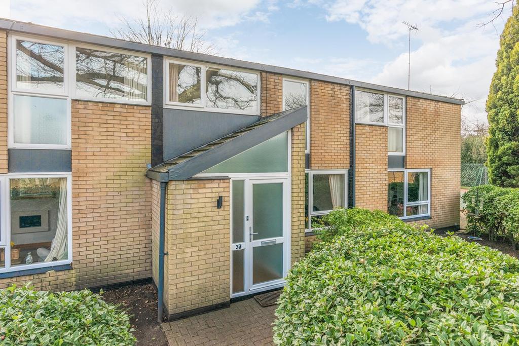 Holme Chase, Weybridge, KT13 3 bed terraced house £585,000