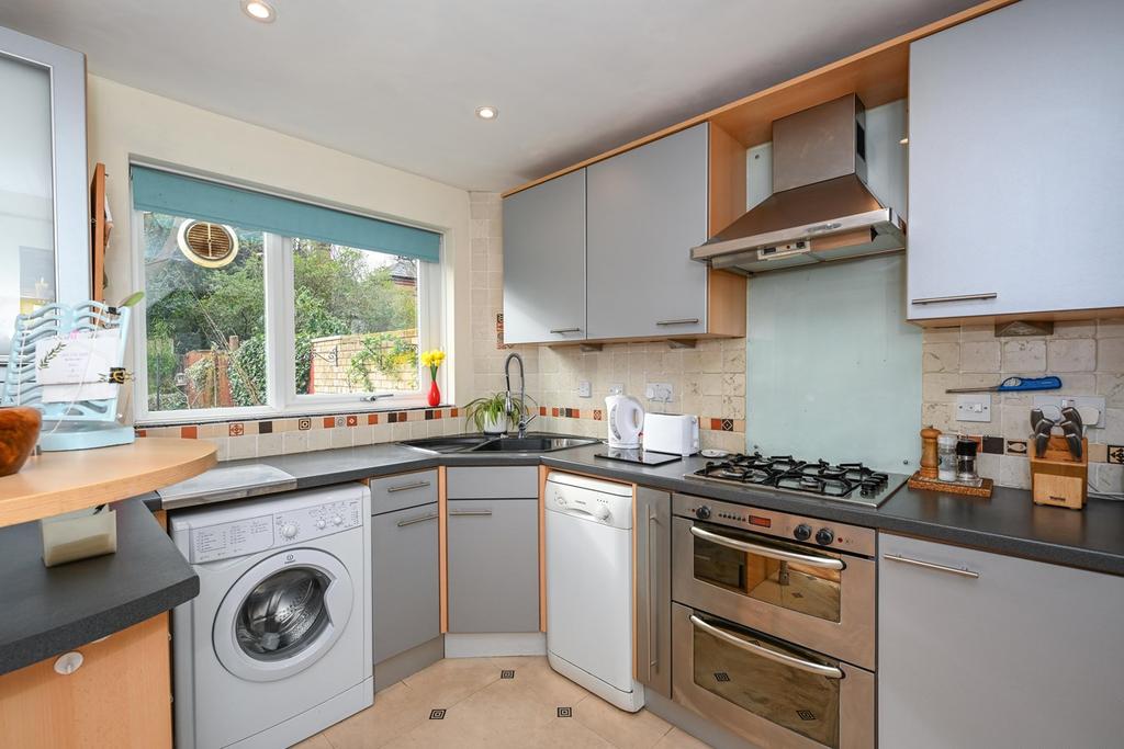 Holme Chase, Weybridge, KT13 3 bed terraced house £585,000