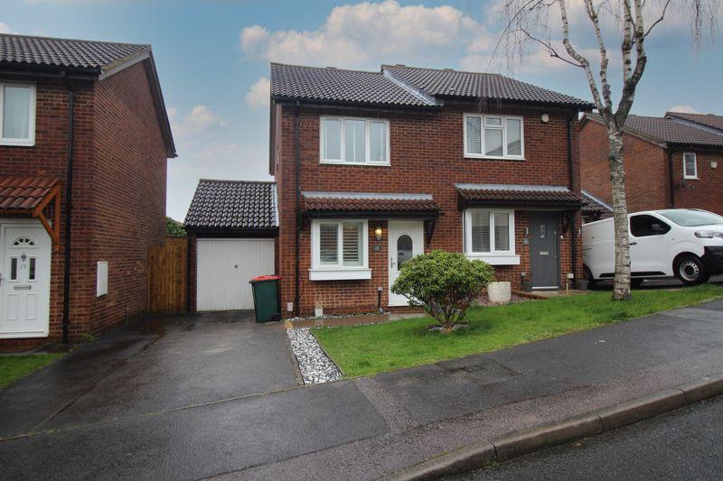 Tollgate Hill, Crawley 2 bed semidetached house £340,000