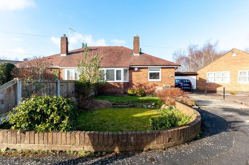 Almond Grove, Paddington, Warrington... 2 bed semidetached bungalow