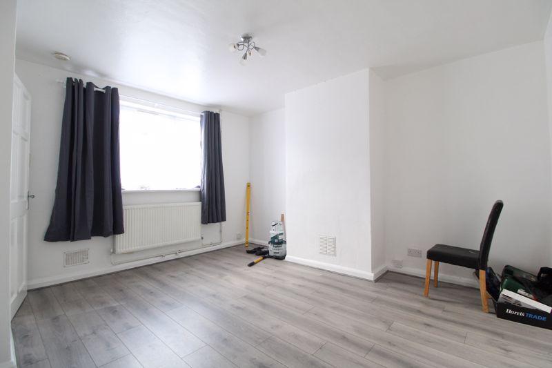 Trent Road, Luton 3 bed terraced house £1,200 pcm (£277 pw)