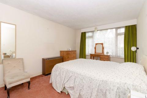 29 Chatsmore Crescent, Goring By Sea, Worthing, BN12 5AA