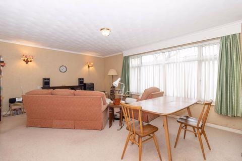 29 Chatsmore Crescent, Goring By Sea, Worthing, BN12 5AA
