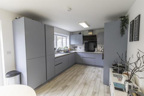 52 Glenfields Road, Haverfordwest, SA61 1EB