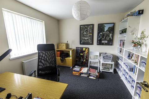 52 Glenfields Road, Haverfordwest, SA61 1EB