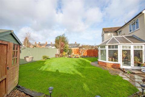 7 Leyfields, Rayne, Braintree, CM77 6TT
