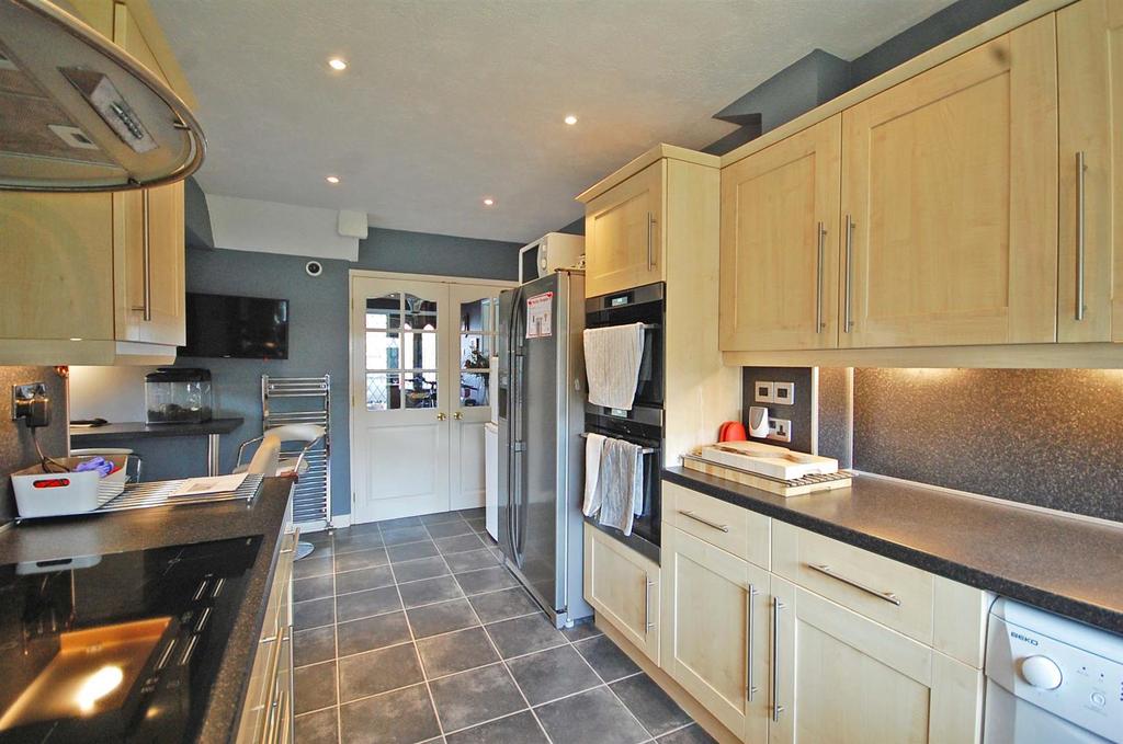 Kitchen(d).jpg