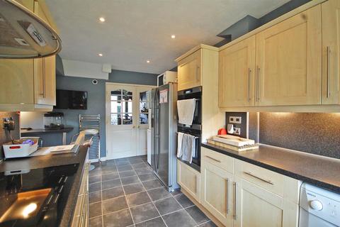 7 Leyfields, Rayne, Braintree, CM77 6TT
