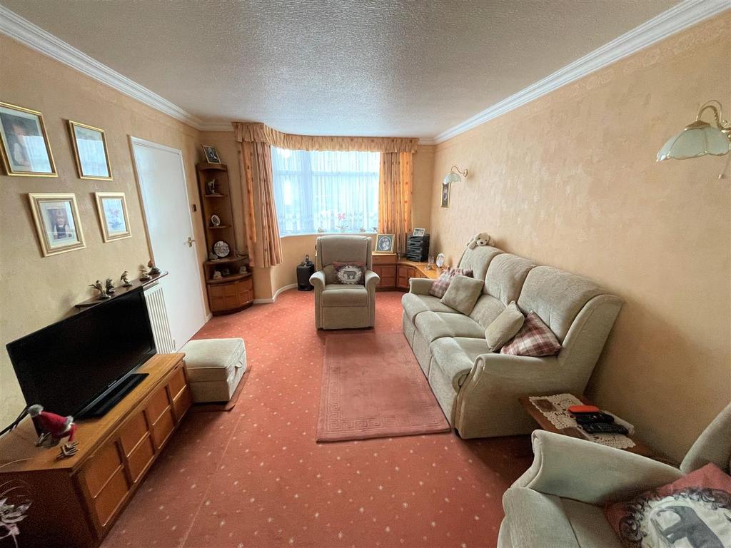 Mossdale Road, Leicester 4 bed semidetached house £299,950