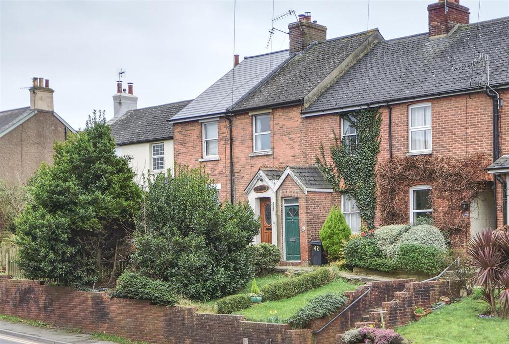 Wrestwood Road, BexhillOnSea 2 bed terraced house £269,000
