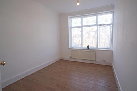 103a Station Road, Chingford, London, E4 7BU