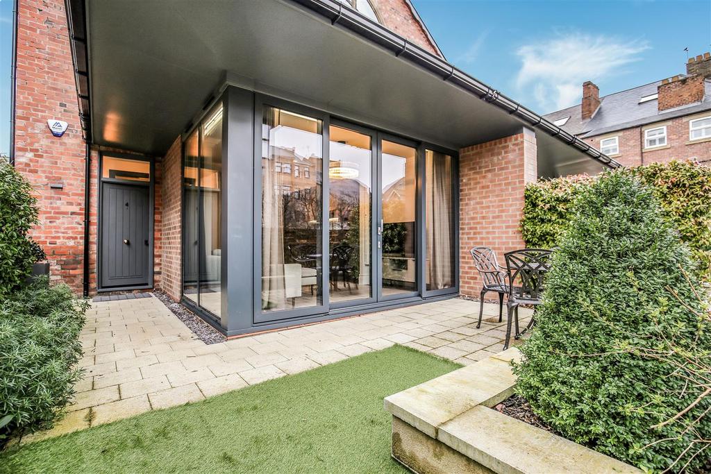 Eskdale Terrace, Jesmond, Newcastle... 2 bed apartment £1,500 pcm (£346 pw)