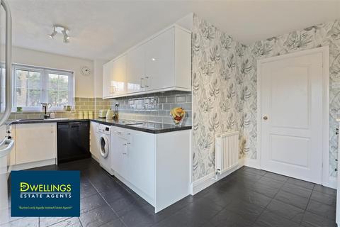 56 Woods Lane, Burton-on-trent, DE15 9DB