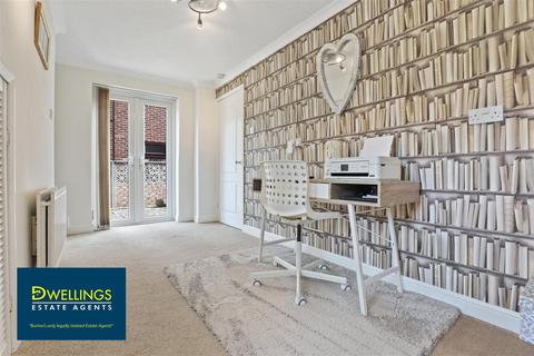 56 Woods Lane, Burton-on-trent, DE15 9DB