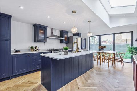 10 Firbank Road, London, SE15 2DD