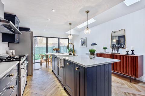 10 Firbank Road, London, SE15 2DD