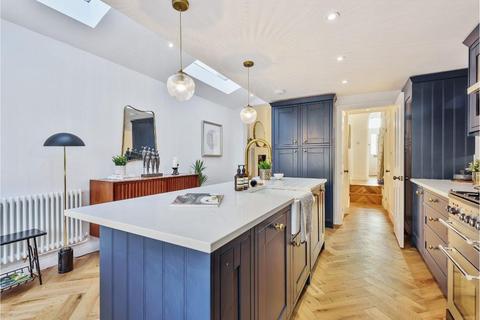 10 Firbank Road, London, SE15 2DD