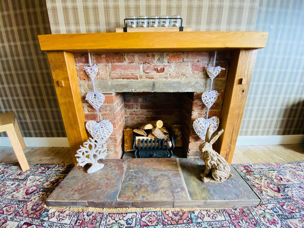 Inglenook Drive, Thorne, Doncaster 3 bed semidetached house £140,000