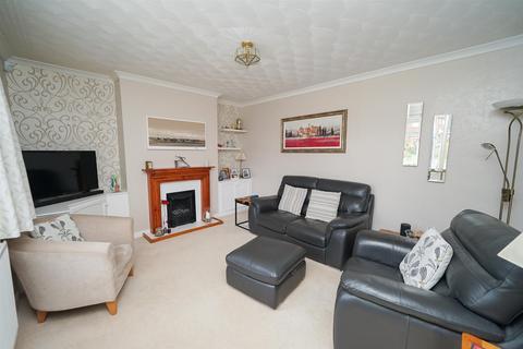 30 Brooklands Drive, Leighton Buzzard, LU7 3PD