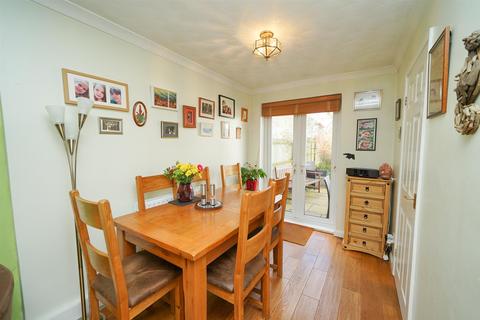30 Brooklands Drive, Leighton Buzzard, LU7 3PD