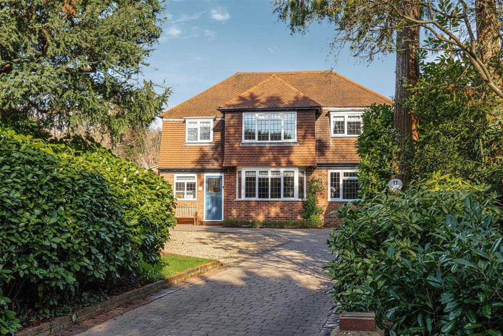 Wray Park Road, Reigate 5 bed detached house