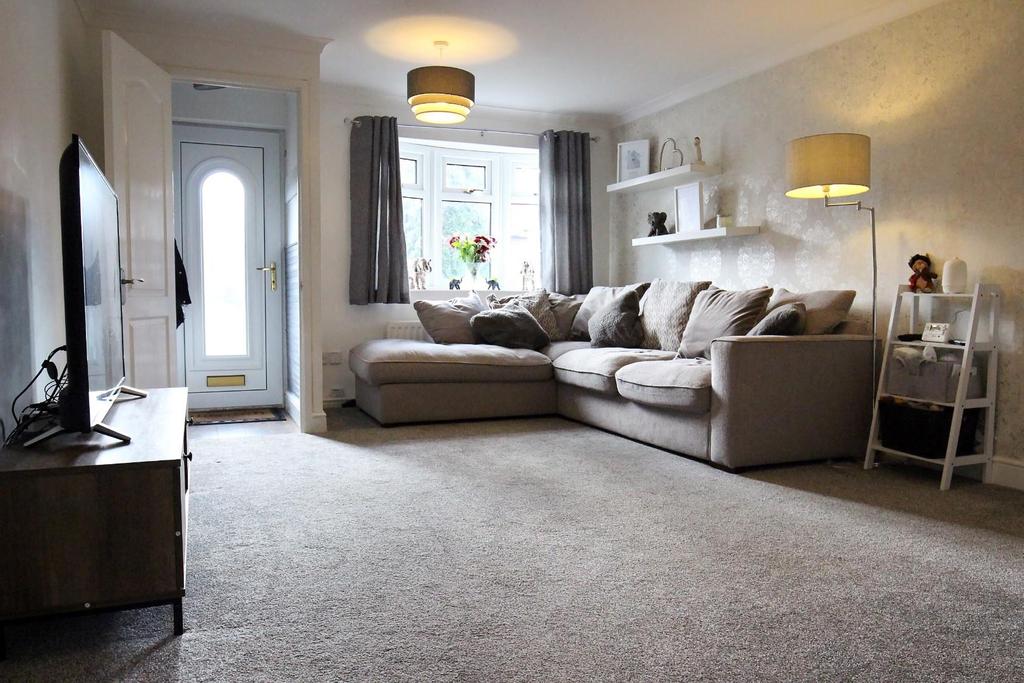 Sidmouth Close, Middlesbrough 3 bed semidetached house £150,000