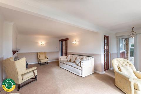 16 Thompson Drive, Hatfield, Doncaster, DN7 6JX