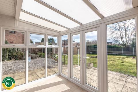 16 Thompson Drive, Hatfield, Doncaster, DN7 6JX
