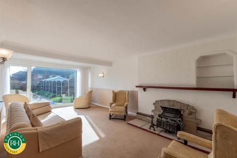 16 Thompson Drive, Hatfield, Doncaster, DN7 6JX
