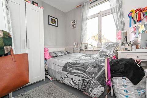 21 Draycot Road, Surbiton, KT6 7BL