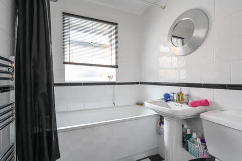 21 Draycot Road, Surbiton, KT6 7BL