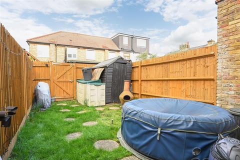 21 Draycot Road, Surbiton, KT6 7BL