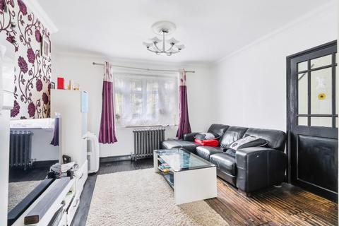 6 Hatch Gardens, Tadworth, KT20 5JS