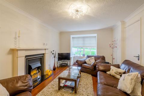 6 Walker Grove, Stapleford, Nottingham, NG9 7GY