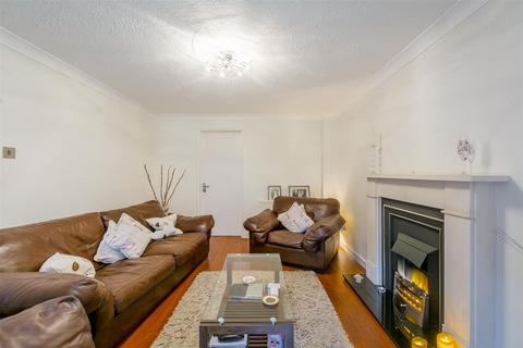 6 Walker Grove, Stapleford, Nottingham, NG9 7GY