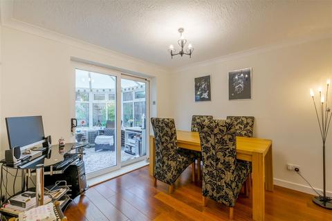 6 Walker Grove, Stapleford, Nottingham, NG9 7GY