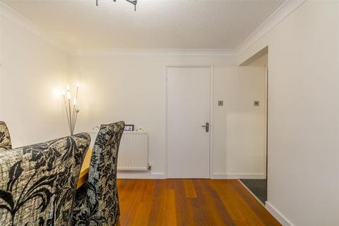 6 Walker Grove, Stapleford, Nottingham, NG9 7GY