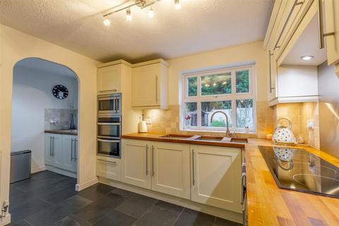6 Walker Grove, Stapleford, Nottingham, NG9 7GY