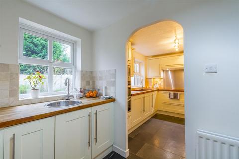 6 Walker Grove, Stapleford, Nottingham, NG9 7GY