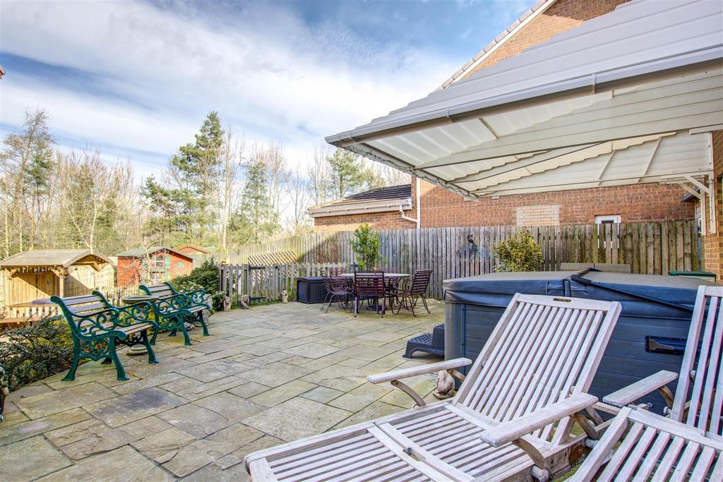 Forest Park, Stillington, TS21 1NW 4 bed detached house £247,000
