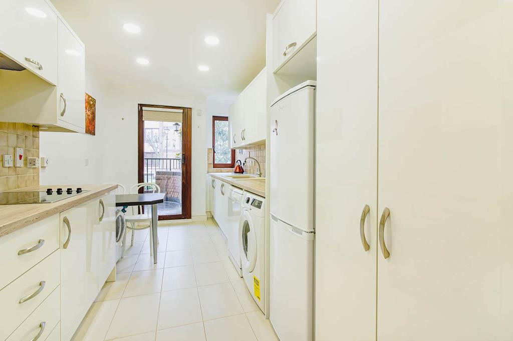 Kitchen1.jpg
