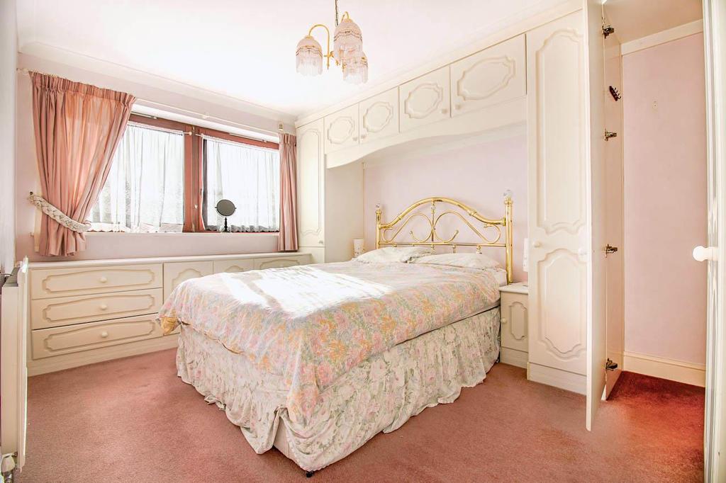 Bed1.jpg