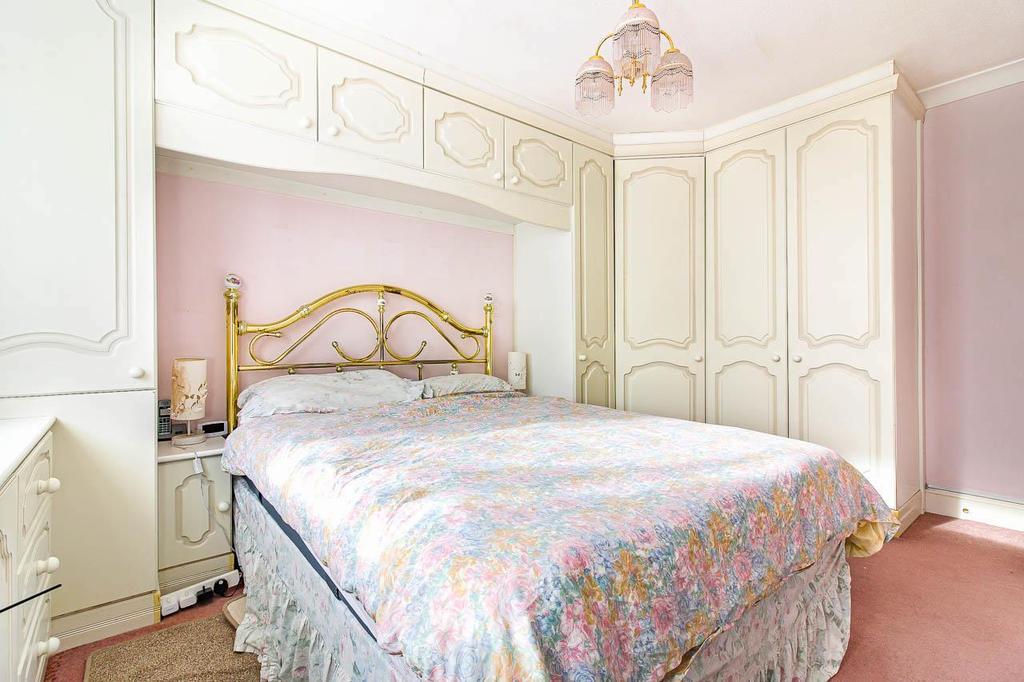 Bed1b.jpg