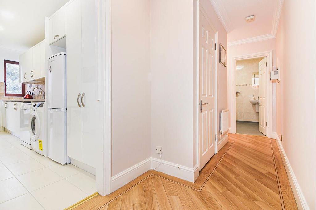 Forest Heights, Buckhurst Hill 2 bed flat £450,000