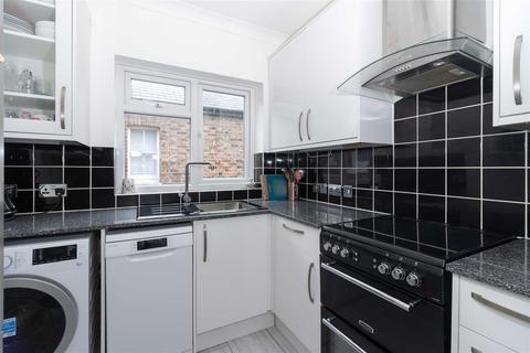 Flat 2, 15 Ash Grove, Worthing, BN11 1PD